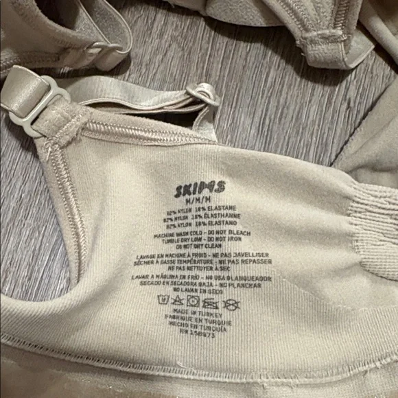 Skims NWOT nude bralette - Picture 5 of 5